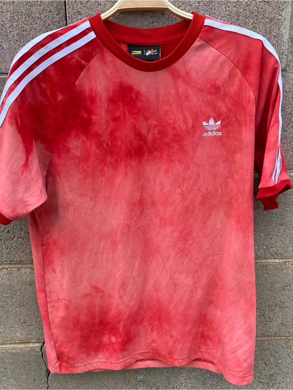 Adidas Pharrell Williams x Human Race HU Red Tie Dye T-Shirt Men's Medium Soccer